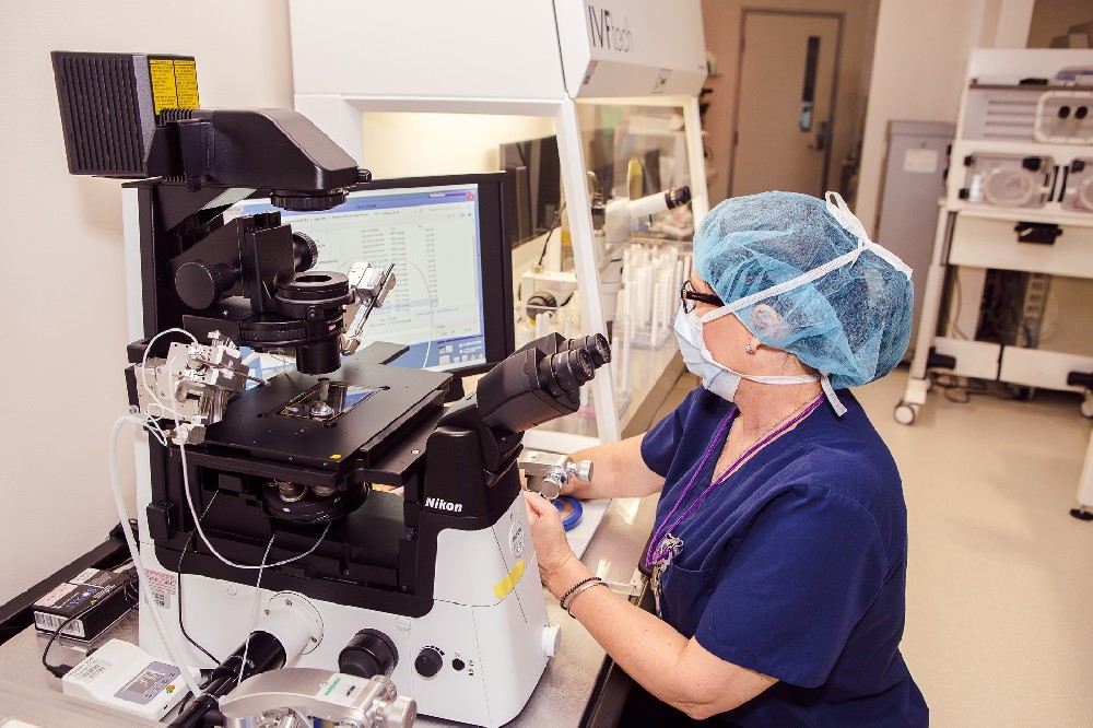 她不能怀孕却奇迹般的成为了妈妈